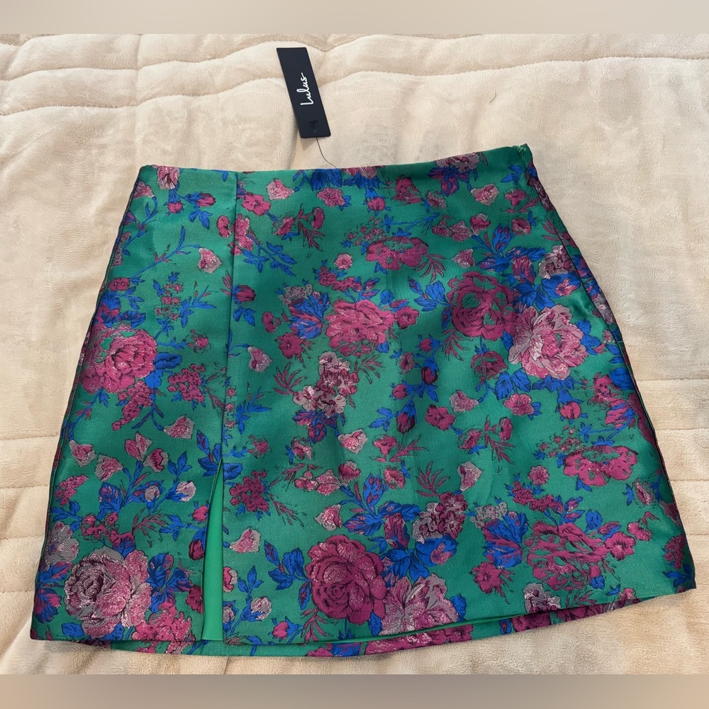 NWT Lulu's Green Floral Jacquard Mini Skirt, size M